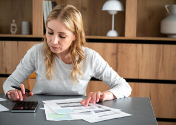 Avalanche vs. Snowball: Choosing the Right Debt Payoff Method
