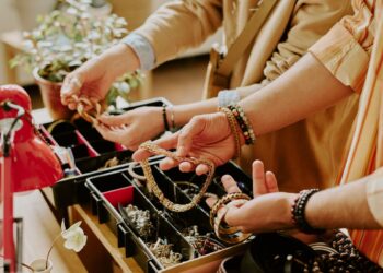 Featured image for: Ethical Luxury: Why the Modern Jewelry Market Is Shifting Toward Conscious Consumption